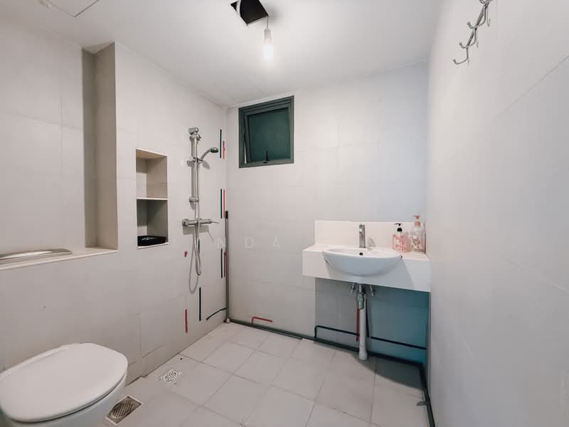 1E Cantonment Road, , 3 Bedrooms, 1,001 sqft, HDB Flat For Sale, by Linda Sim, 500201223 - Bathroom - PropertyGuru.com.sg