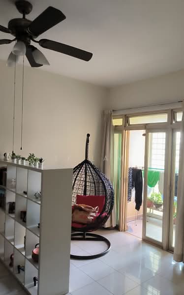 Astoria Park, 28 Lorong Mydin, 3 Bedrooms, 1,195 sqft, Condominium For Rent, by SK Lam, 500201227 - Living Room - PropertyGuru.com.sg