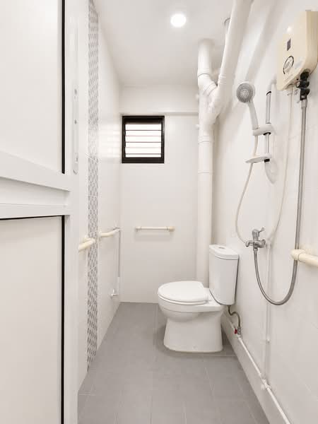 210 Serangoon Central, 210 Serangoon Central, 2 Bedrooms, 689 sqft, HDB Flat For Sale, by Shawa G B, 500201228 - Master Bathroom - PropertyGuru.com.sg