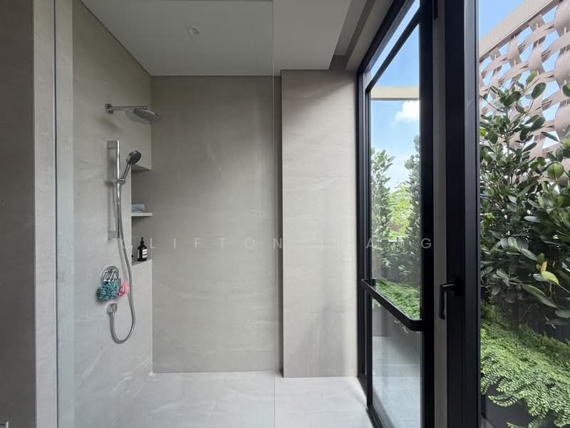 ✨ Hillcrest TOP Oct 2026, Hillcrest Road, 5 Bedrooms, 6,765 sqft, Semi-Detached House For Sale, by Clifton Liang, 500201250 - Bathroom - PropertyGuru.com.sg