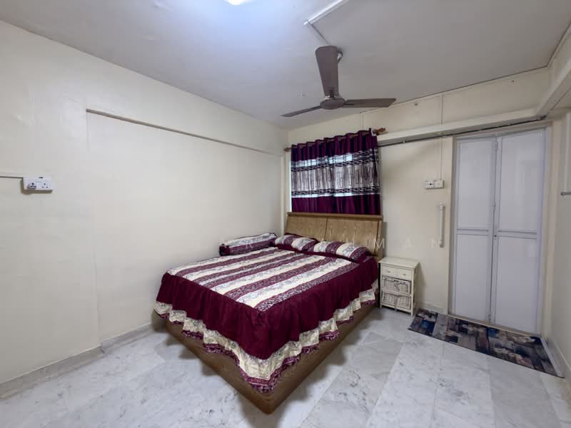 423 Bedok North Avenue 1, 423 Bedok North Avenue 1, 2 Bedrooms, 732 sqft, HDB Flat For Sale, by Jabbar Rahman, 500201252 - Master Bedroom  - PropertyGuru.com.sg