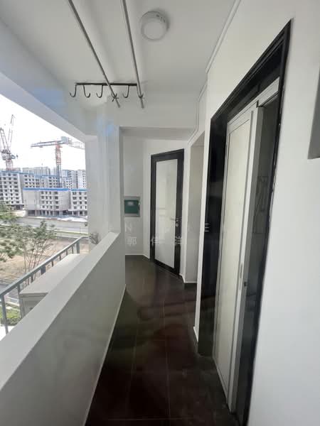Aquarius By The Park, 13 Bedok Reservoir View, 3 Bedrooms, 1,206 sqft, Condominium For Sale, by Ron Quek 郭伟洋, 500201259 - Yard - PropertyGuru.com.sg
