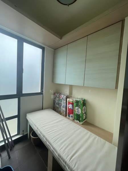 Aquarius By The Park, 13 Bedok Reservoir View, 3 Bedrooms, 1,206 sqft, Condominium For Sale, by Ron Quek 郭伟洋, 500201259 - Helper room - PropertyGuru.com.sg