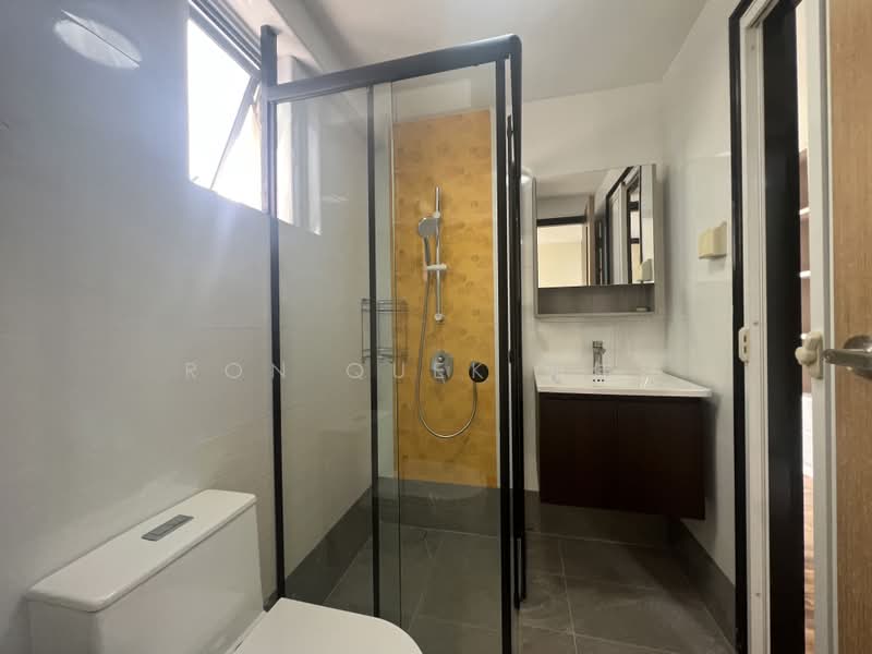 Aquarius By The Park, 13 Bedok Reservoir View, 3 Bedrooms, 1,206 sqft, Condominium For Sale, by Ron Quek 郭伟洋, 500201259 - Common Bathroom - PropertyGuru.com.sg