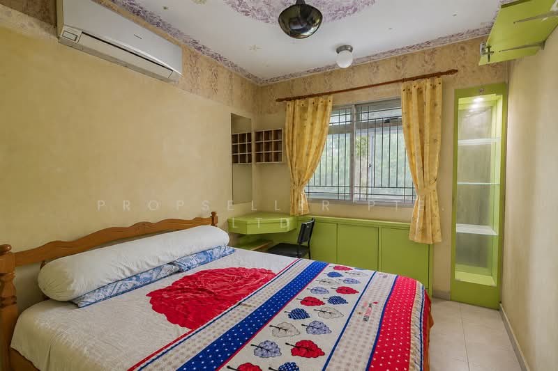 102B Punggol Field, 102B Punggol Field, 3 Bedrooms, 1,184 sqft, HDB Flat For Sale, by Elaine Wong, 500201260 - Bedroom - PropertyGuru.com.sg