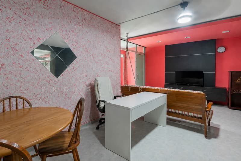 102B Punggol Field, 102B Punggol Field, 3 Bedrooms, 1,184 sqft, HDB Flat For Sale, by Elaine Wong, 500201260 - Study - PropertyGuru.com.sg