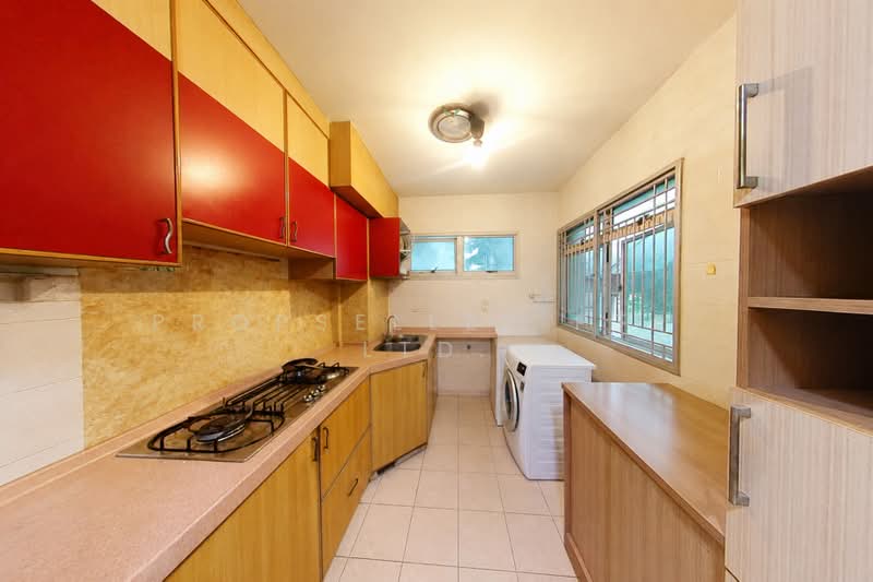 102B Punggol Field, 102B Punggol Field, 3 Bedrooms, 1,184 sqft, HDB Flat For Sale, by Elaine Wong, 500201260 - Kitchen - PropertyGuru.com.sg