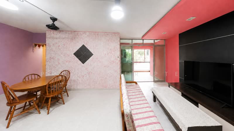 102B Punggol Field, 102B Punggol Field, 3 Bedrooms, 1,184 sqft, HDB Flat For Sale, by Elaine Wong, 500201260 - Living Room - PropertyGuru.com.sg