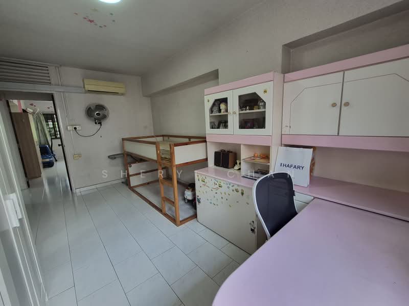 486 Pasir Ris Drive 4, 486 Pasir Ris Drive 4, 4 Bedrooms, 1,302 sqft, HDB Flat For Sale, by Sheryl Chan, 500201263 - Bedroom - PropertyGuru.com.sg