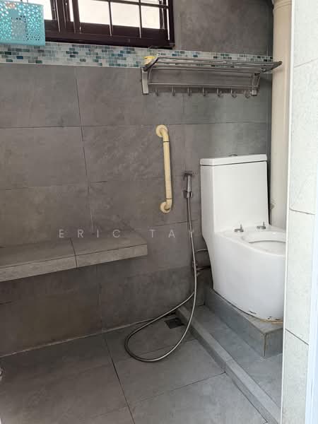11 Saint George's Road, 11 Saint George's Road, 3 Bedrooms, 904 sqft, HDB Flat For Sale, by Eric Tay CK, 500201287 - Bathroom - PropertyGuru.com.sg