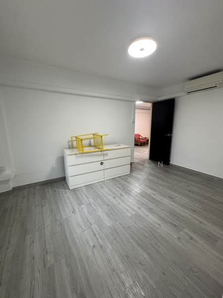 110 Commonwealth Crescent, 110 Commonwealth Crescent, 4 Bedrooms, 743 sqft, HDB Flat For Sale, by Eddie Tan, 500201308 - Master - PropertyGuru.com.sg