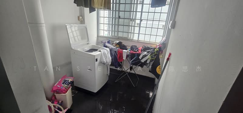 768 Pasir Ris Street 71, 768 Pasir Ris Street 71, 3 Bedrooms, 1,130 sqft, HDB Flat For Sale, by Tan Sze Kiat 陈思杰, 500201320 - Balcony - PropertyGuru.com.sg