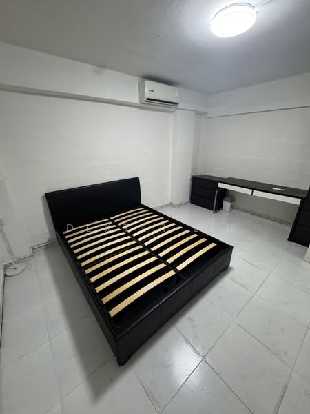 32 New Market Road, 32 New Market Road, 2 Bedrooms, 650 sqft, HDB Flat For Rent, by Dexter Lim, 500201322 - Bedroom - PropertyGuru.com.sg