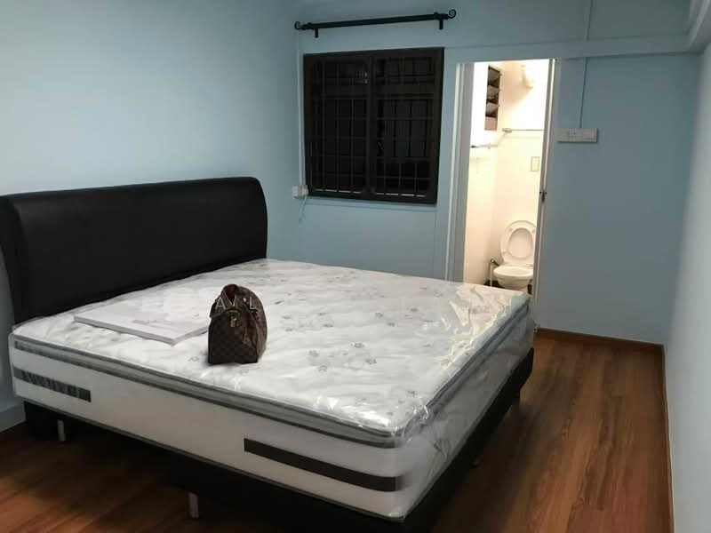 122 Ang Mo Kio Avenue 3, 122 Ang Mo Kio Avenue 3, 3 Bedrooms, 990 sqft, HDB Flat For Sale, by Alvin Tay, 500201323 - Bedroom - PropertyGuru.com.sg