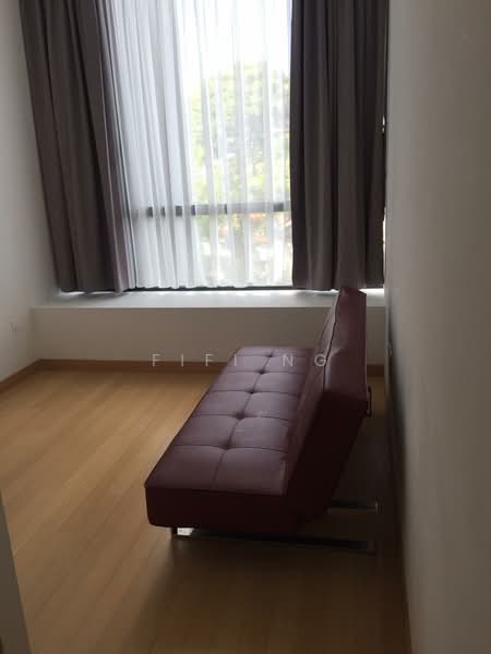 Parvis, 18 Holland Hill, 3 Bedrooms, 1,701 sqft, Condominium For Sale, by FiFi Ng, 500201325 - Living Room - PropertyGuru.com.sg