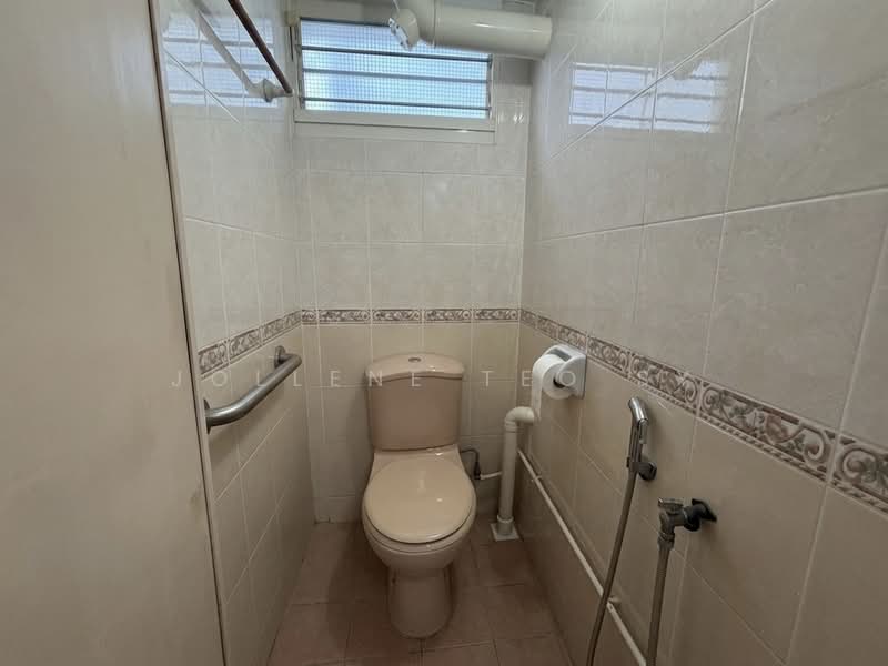 34 Whampoa West, 34 Whampoa West, 2 Bedrooms, 732 sqft, HDB Flat For Sale, by Jollene Teo SY, 500201330 - Bathroom - PropertyGuru.com.sg