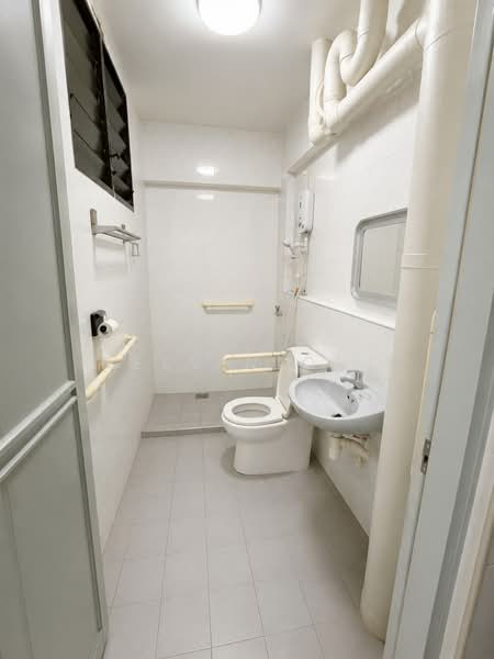 613 Woodlands Avenue 4, 613 Woodlands Avenue 4, 3 Bedrooms, 1,098 sqft, HDB Flat For Sale, by Delvin Ong, 500201331 - Bathroom - PropertyGuru.com.sg