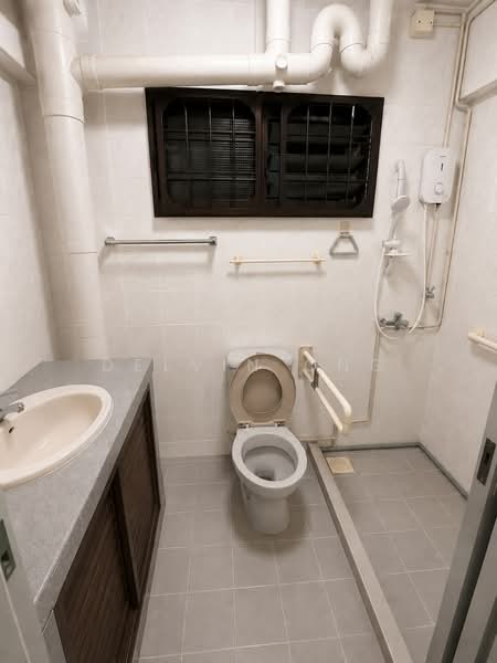 613 Woodlands Avenue 4, 613 Woodlands Avenue 4, 3 Bedrooms, 1,098 sqft, HDB Flat For Sale, by Delvin Ong, 500201331 - Bathroom - PropertyGuru.com.sg