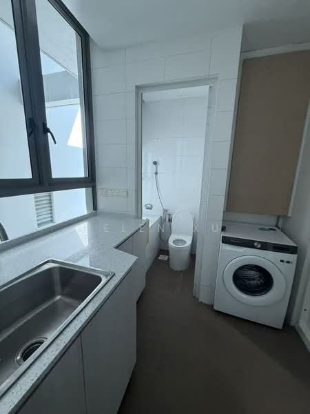 Suffolk Premier, 3 Suffolk Road, Room Rental, 150 sqft, Apartment For Rent, by Helen Xu, 500201346 - Kitchen - PropertyGuru.com.sg