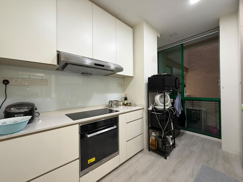 Hillview Heights, 29A Hillview Avenue, 2 Bedrooms, 990 sqft, Condominium For Sale, by Kavin Kuah, 500201356 - Kitchen - PropertyGuru.com.sg