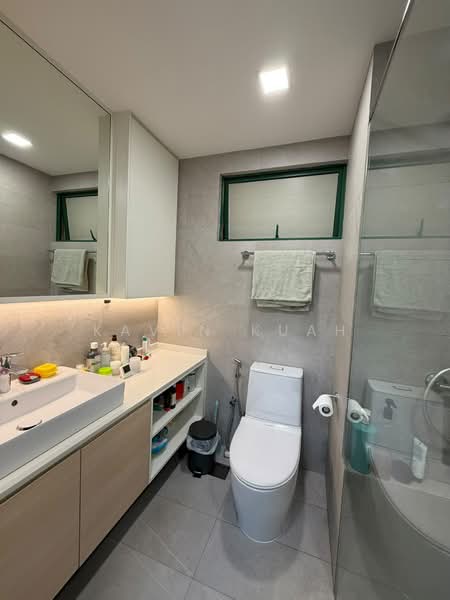 Hillview Heights, 29A Hillview Avenue, 2 Bedrooms, 990 sqft, Condominium For Sale, by Kavin Kuah, 500201356 - Bathroom - PropertyGuru.com.sg