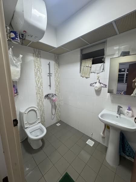 512C Yishun Street 51, 512C Yishun Street 51, Room Rental, 100 sqft, HDB Flat For Rent, by Wee Kuan Hoe (Eugene), 500201362 - Bathroom - PropertyGuru.com.sg