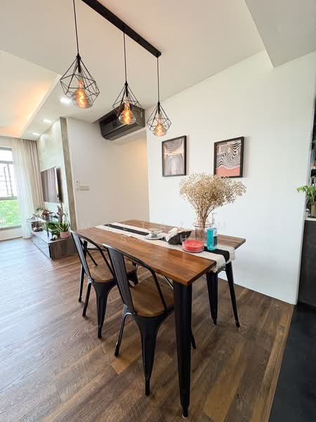 460 Segar Road, 460 Segar Road, 3 Bedrooms, 1,001 sqft, HDB Flat For Sale, by Multazam Shah, 500201364 - Dining Room - PropertyGuru.com.sg