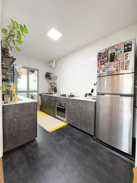 460 Segar Road, 460 Segar Road, 3 Bedrooms, 1,001 sqft, HDB Flat For Sale, by Multazam Shah, 500201364 - Kitchen - PropertyGuru.com.sg