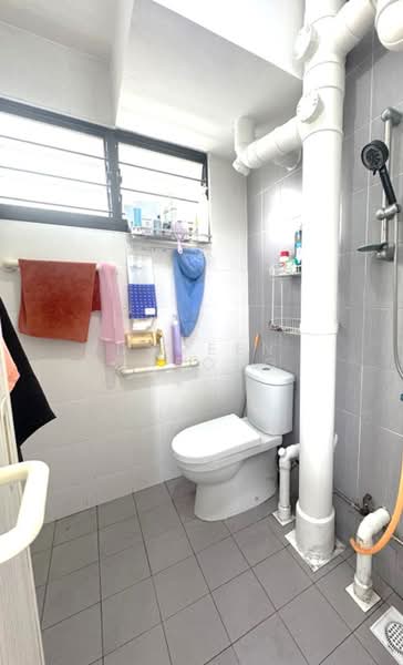 535 Jurong West Street 52, 535 Jurong West Street 52, 2 Bedrooms, 721 sqft, HDB Flat For Sale, by Doreen Cheong, 500201366 - Bathroom - PropertyGuru.com.sg
