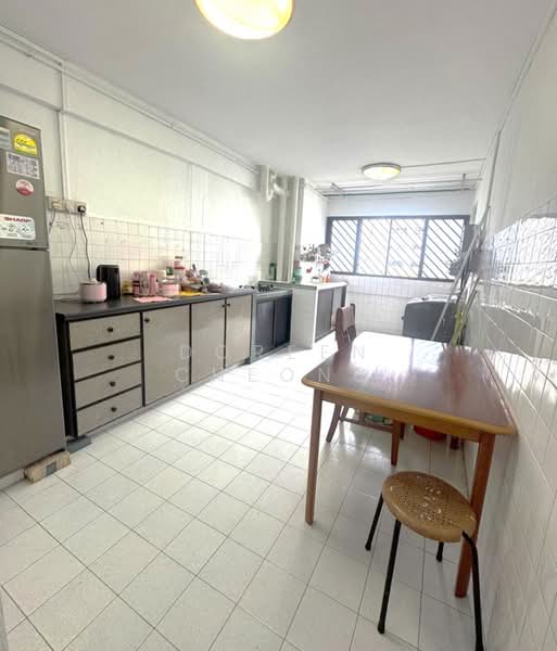 535 Jurong West Street 52, 535 Jurong West Street 52, 2 Bedrooms, 721 sqft, HDB Flat For Sale, by Doreen Cheong, 500201366 - Kitchen - PropertyGuru.com.sg