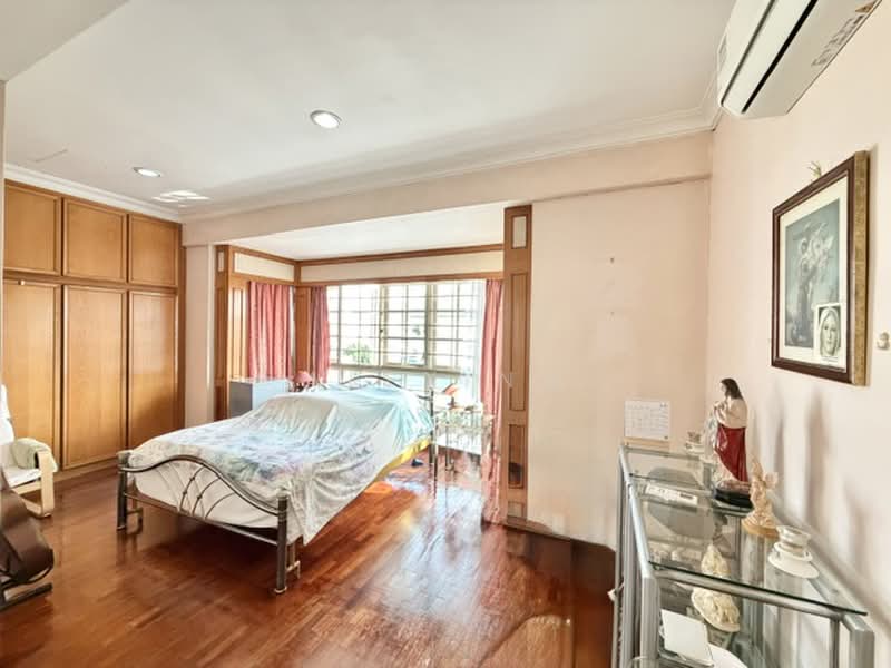Elevated, 3sty Corner Terrace, 4000sqf land, Convenient, Bright, Unblock, Serangoon Estate, Kovan Estate, 5 Bedrooms, 2,620 sqft, Corner Terrace For Sale, by Alex Ng, 500201370 - Bedroom - PropertyGuru.com.sg