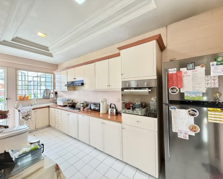 Elevated, 3sty Corner Terrace, 4000sqf land, Convenient, Bright, Unblock, Serangoon Estate, Kovan Estate, 5 Bedrooms, 2,620 sqft, Corner Terrace For Sale, by Alex Ng, 500201370 - Kitchen - PropertyGuru.com.sg