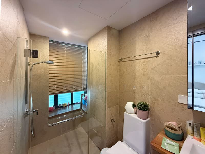 Eleven @ Holland, 11 Holland Link, 5 Bedrooms, 3,735 sqft, Cluster House For Sale, by Gabriel Tan, 500201389 - Bathroom - PropertyGuru.com.sg