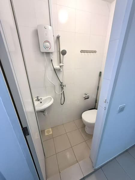 The Metropolitan Condominium, 8 Alexandra View, Room Rental, 152 sqft, Condominium For Rent, by Zhenglin Ling, 500201391 - Bathroom - PropertyGuru.com.sg