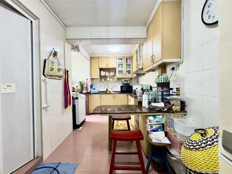 14 Ghim Moh Road, 14 Ghim Moh Road, 3 Bedrooms, 1,281 sqft, HDB Flat For Sale, by Farah Zack, 500201395 - Kitchen - PropertyGuru.com.sg