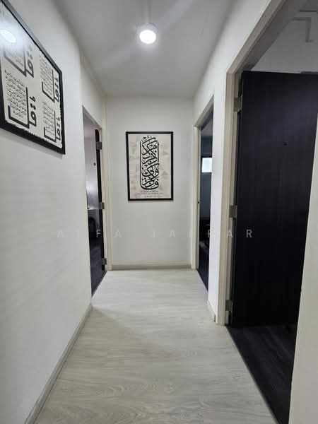137 Yishun Ring Road, 137 Yishun Ring Road, 3 Bedrooms, 1,001 sqft, HDB Flat For Sale, by Affa Jaffar, 500201397 - Corridor - PropertyGuru.com.sg
