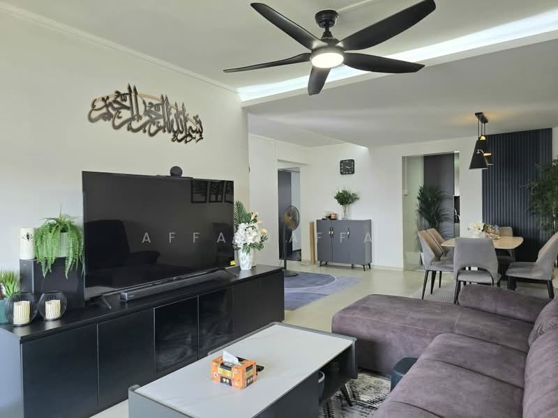 137 Yishun Ring Road, 137 Yishun Ring Road, 3 Bedrooms, 1,001 sqft, HDB Flat For Sale, by Affa Jaffar, 500201397 - Living Room - PropertyGuru.com.sg