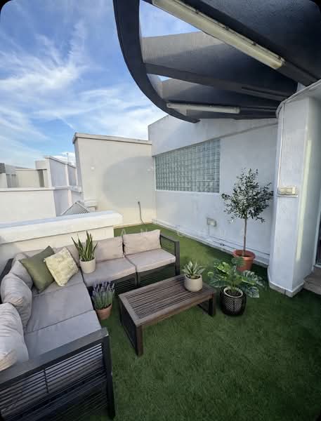 Guilin View, 26 Bukit Batok Street 52, 3 Bedrooms, 1,582 sqft, Condominium For Sale, by Brian Chua, 500201402 - Roof Terrace - PropertyGuru.com.sg