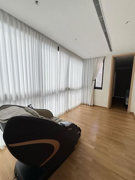 Branksome, Branksome Road, 6 Bedrooms, 10,000 sqft, Detached House For Sale, by Jeslyn Leow, 500201421 - Master bedroom Interior - PropertyGuru.com.sg