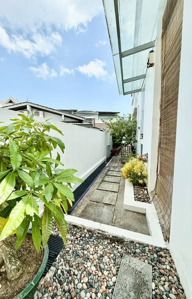 Modern Bungalow @ Braddell Hgt, Matlock Rise, Macpherson / Potong Pasir, 5 Bedrooms, 6,300 sqft, Bungalow House For Sale, by Dan Lim, 500201428 - Exterior - PropertyGuru.com.sg