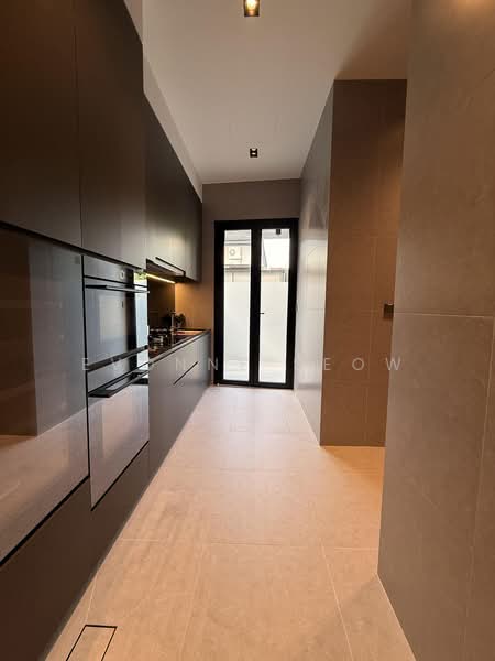 FREEHOLD 3 Storey Inter Terrace! With Attic and Lift! BRAND NEW!!, , 5 Bedrooms, 1,771 sqft, Terraced House For Sale, by Evonne Seow, 500201432 - Kitchen - PropertyGuru.com.sg