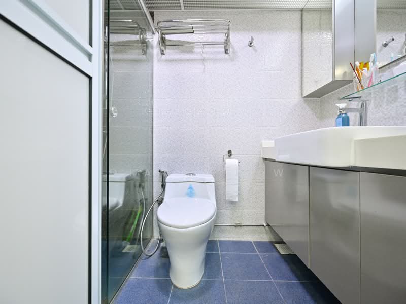 270 Toh Guan Road, 270 Toh Guan Road, 3 Bedrooms, 1,302 sqft, HDB Flat For Sale, by Diana Teow, 500201433 - Bathroom - PropertyGuru.com.sg