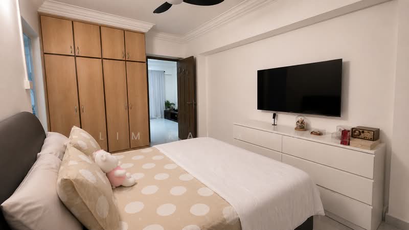 Blk 952 Hougang Ave 9, Hougang Ave 9, 3 Bedrooms, 1,076 sqft, HDB Flat For Sale, by Lim Kai Xian, 500201434 - Bedroom - PropertyGuru.com.sg