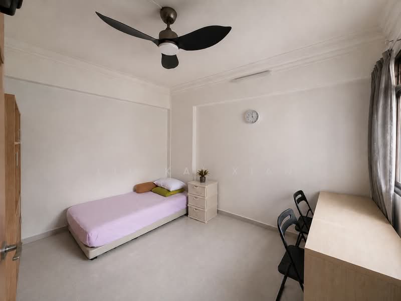 Blk 952 Hougang Ave 9, Hougang Ave 9, 3 Bedrooms, 1,076 sqft, HDB Flat For Sale, by Lim Kai Xian, 500201434 - Bedroom - PropertyGuru.com.sg