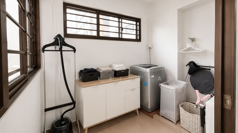 Blk 952 Hougang Ave 9, Hougang Ave 9, 3 Bedrooms, 1,076 sqft, HDB Flat For Sale, by Lim Kai Xian, 500201434 - Yard - PropertyGuru.com.sg