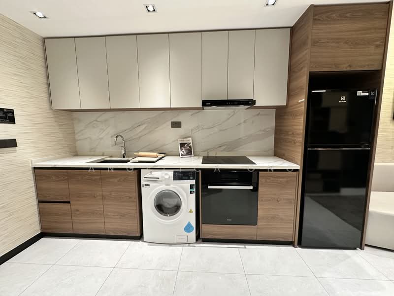 Blossoms By The Park, 9 Slim Barracks Rise, 2 Bedrooms, 721 sqft, Condominium For Sale, by Angelica Ong, 500201442 - Kitchen - PropertyGuru.com.sg
