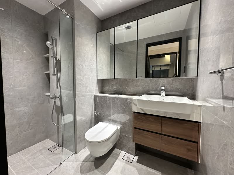 Blossoms By The Park, 9 Slim Barracks Rise, 2 Bedrooms, 721 sqft, Condominium For Sale, by Angelica Ong, 500201442 - Bathroom - PropertyGuru.com.sg