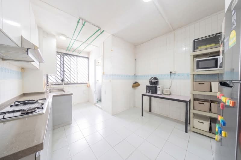 824 Jurong West Street 81, 824 Jurong West Street 81, 4 Bedrooms, 1,119 sqft, HDB Flat For Sale, by Kai Mun, 500201449 - Kitchen - PropertyGuru.com.sg