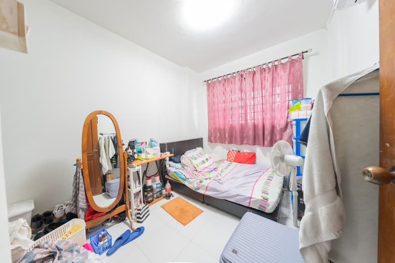 824 Jurong West Street 81, 824 Jurong West Street 81, 4 Bedrooms, 1,119 sqft, HDB Flat For Sale, by Kai Mun, 500201449 - Bedroom - PropertyGuru.com.sg