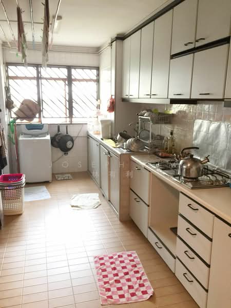 182 Bishan Street 13, 182 Bishan Street 13, 3 Bedrooms, 1,302 sqft, HDB Flat For Sale, by Joseph Lim 林有利, 500201459 - Kitchen - PropertyGuru.com.sg